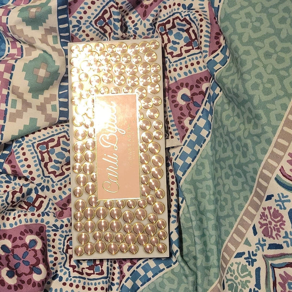 Anastacia Beverly hills eyeshadow palette